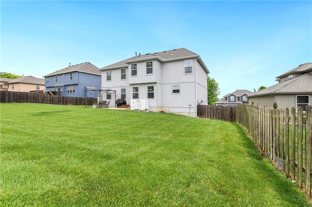1354 Granite Street, Lansing, KS 66043