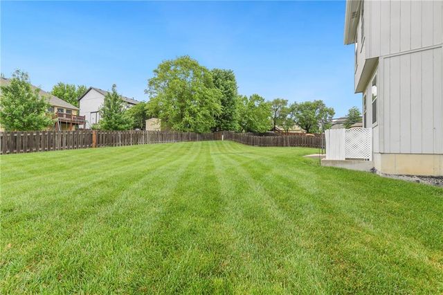1354 Granite Street, Lansing, KS 66043