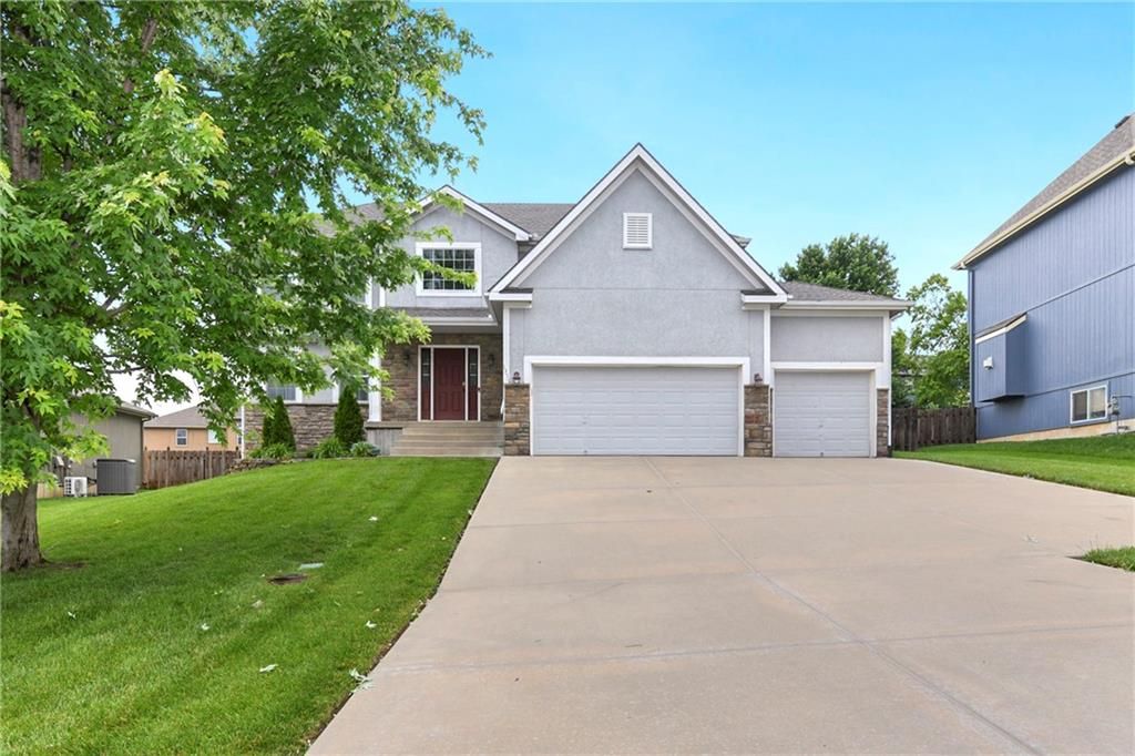 1354 Granite Street, Lansing, KS 66043