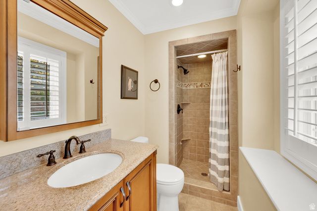 2373 E GLACIER VIEW DR, Sandy, UT 84092