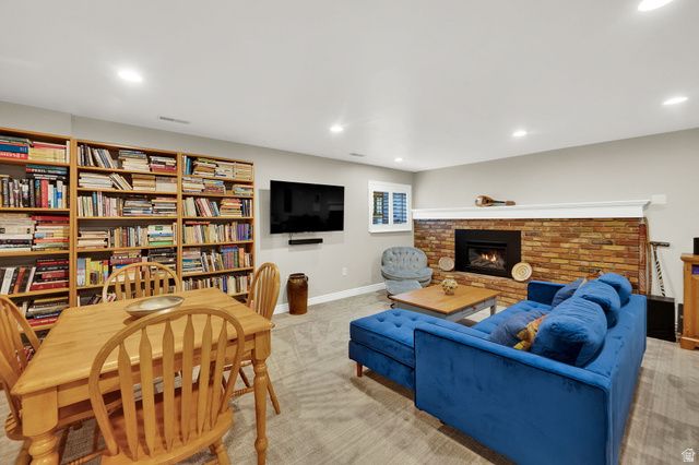 2373 E GLACIER VIEW DR, Sandy, UT 84092