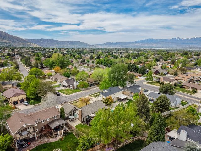 2373 E GLACIER VIEW DR, Sandy, UT 84092