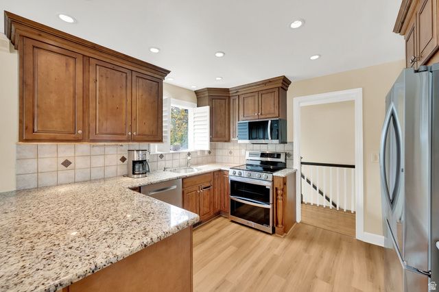 2373 E GLACIER VIEW DR, Sandy, UT 84092