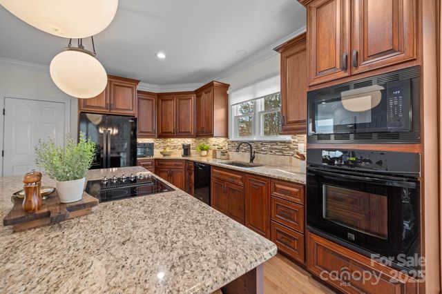 12213 Farnborough Road, Huntersville, NC 28078