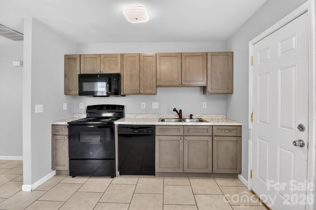3335 Avalon Avenue, Charlotte, NC 28208