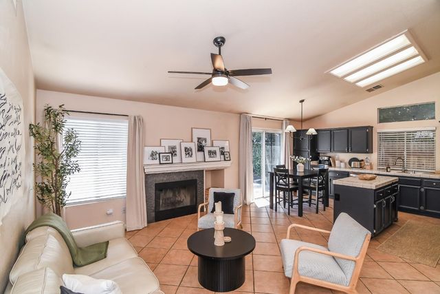 8976 Richborough Way, Elk Grove, CA 95624