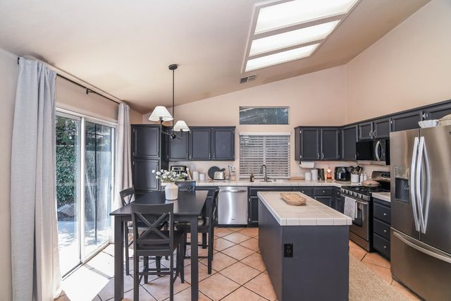 8976 Richborough Way, Elk Grove, CA 95624