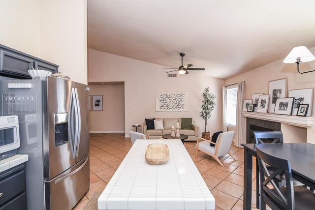 8976 Richborough Way, Elk Grove, CA 95624