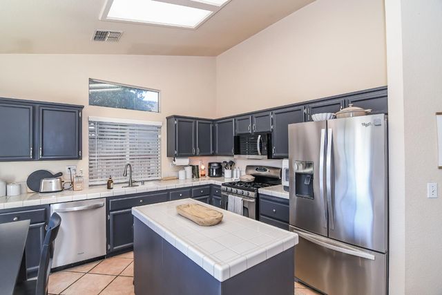 8976 Richborough Way, Elk Grove, CA 95624