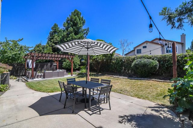 8976 Richborough Way, Elk Grove, CA 95624
