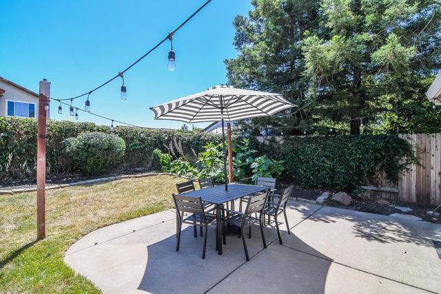 8976 Richborough Way, Elk Grove, CA 95624
