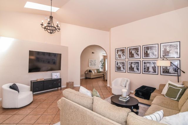 8976 Richborough Way, Elk Grove, CA 95624