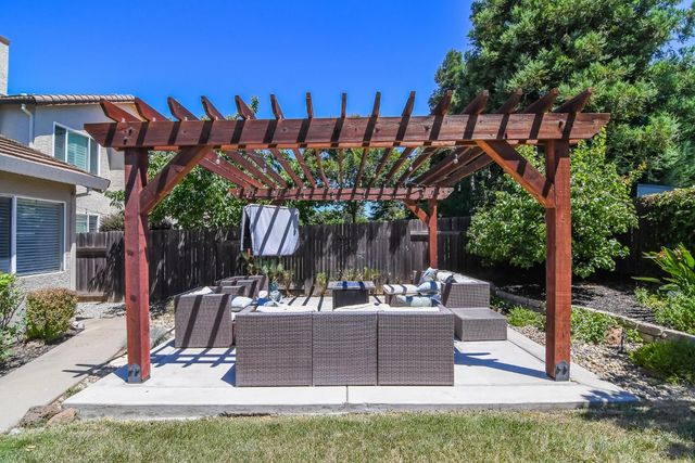 8976 Richborough Way, Elk Grove, CA 95624