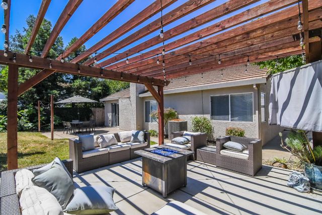 8976 Richborough Way, Elk Grove, CA 95624