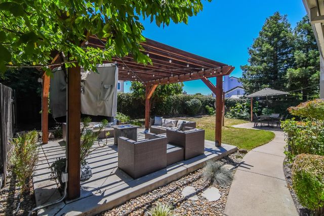 8976 Richborough Way, Elk Grove, CA 95624