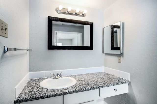 2120 El Paseo Street 3106, Houston, TX 77054