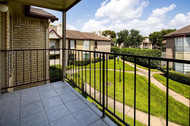 2120 El Paseo Street 3106, Houston, TX 77054