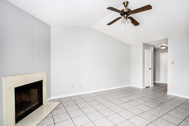 2120 El Paseo Street 3106, Houston, TX 77054