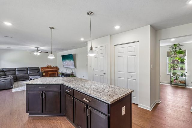 1105 Deerfield DRIVE, Franklin Park, PA 15143