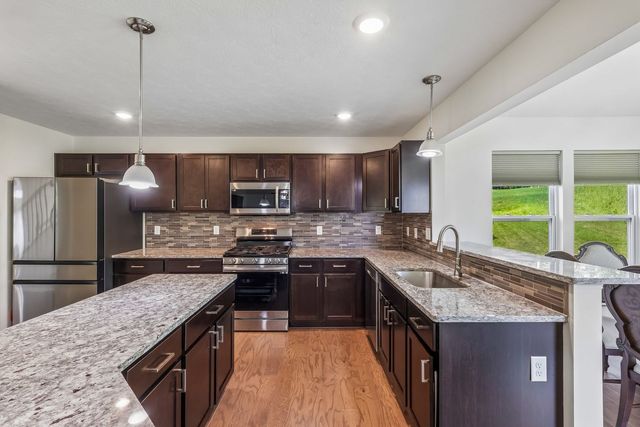1105 Deerfield DRIVE, Franklin Park, PA 15143