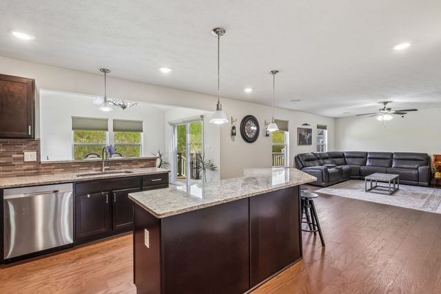 1105 Deerfield DRIVE, Franklin Park, PA 15143