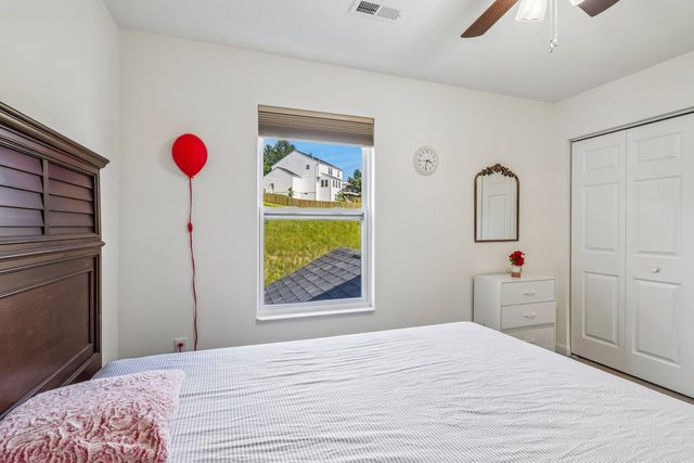 1105 Deerfield DRIVE, Franklin Park, PA 15143