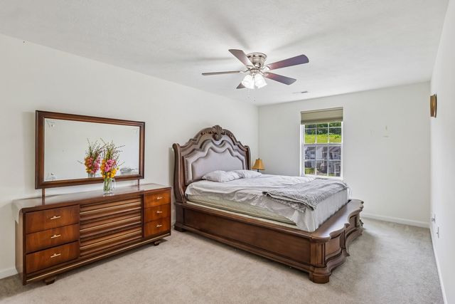 1105 Deerfield DRIVE, Franklin Park, PA 15143