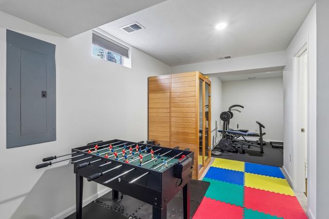 1105 Deerfield DRIVE, Franklin Park, PA 15143