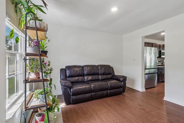 1105 Deerfield DRIVE, Franklin Park, PA 15143