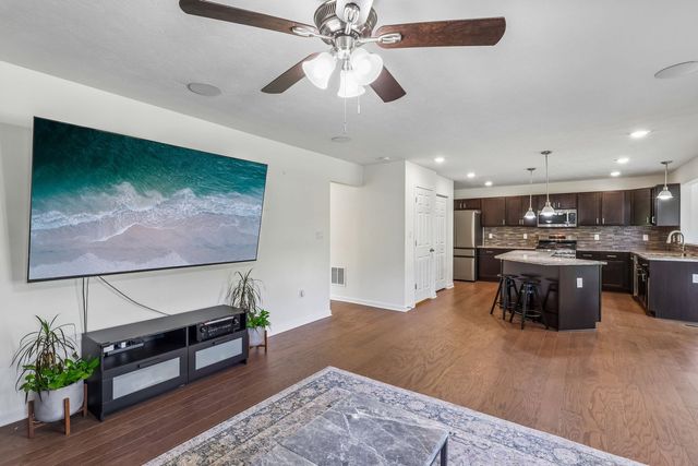 1105 Deerfield DRIVE, Franklin Park, PA 15143