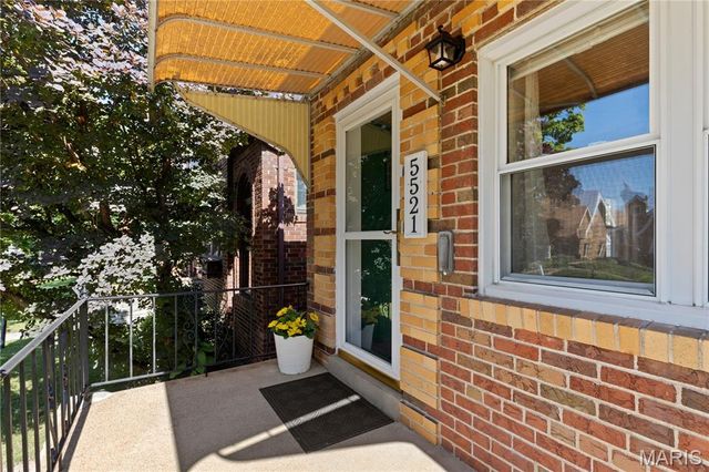 5521 Murdoch Avenue, St Louis, MO 63109