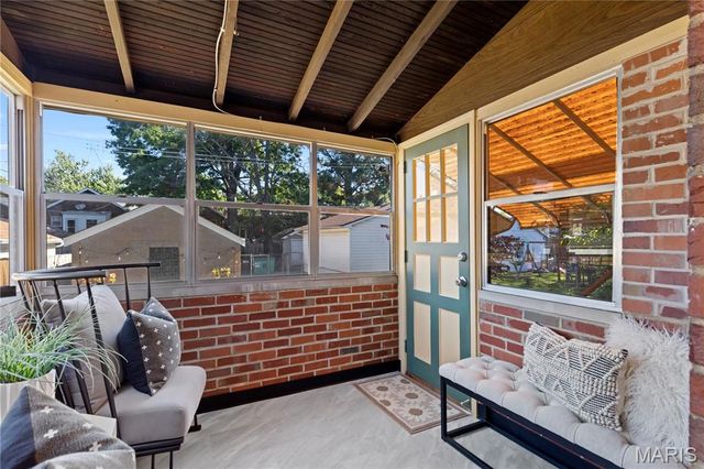 5521 Murdoch Avenue, St Louis, MO 63109