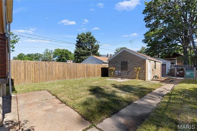 5521 Murdoch Avenue, St Louis, MO 63109