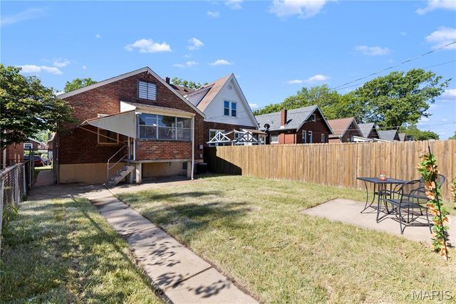 5521 Murdoch Avenue, St Louis, MO 63109
