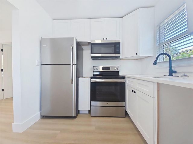 1035 15TH AVENUE S A, St Petersburg, FL 33705