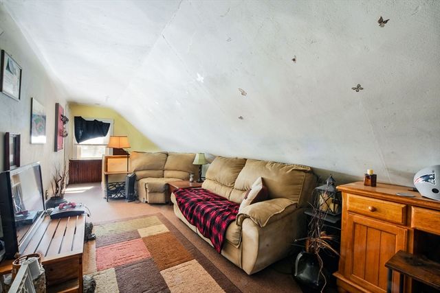 170-172 Adams St, New Bedford, MA 02746