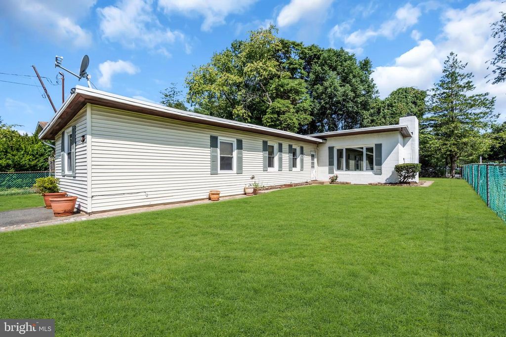 192 CLEARVIEW AVE, HAMILTON, NJ 08619 — exterior