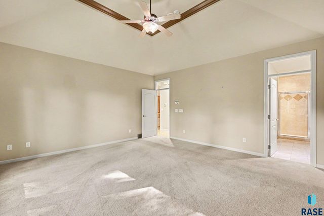5800 S Deer Park Dr Drive, Sioux Falls, SD 57108