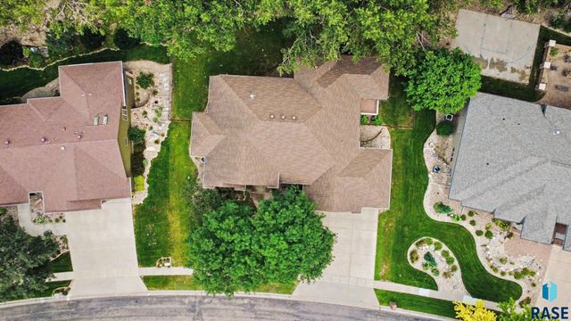 5800 S Deer Park Dr Drive, Sioux Falls, SD 57108