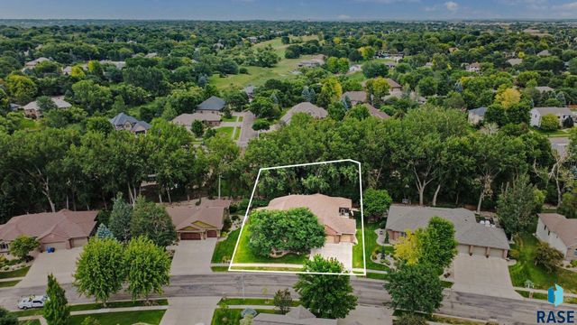 5800 S Deer Park Dr Drive, Sioux Falls, SD 57108