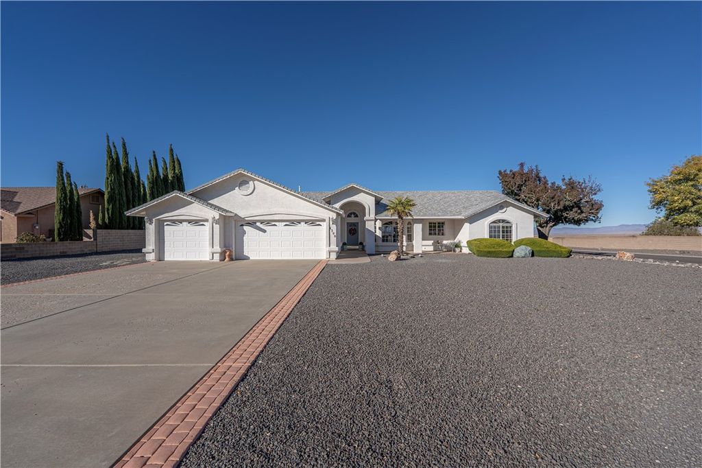 4309 Pinto Road, Kingman, AZ 86401