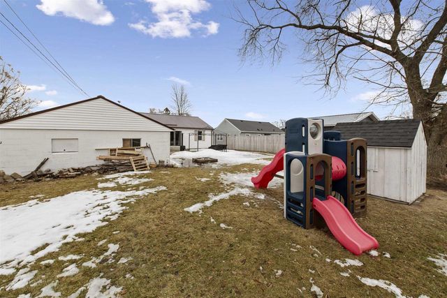 1709 25TH AVENUE, Menominee, MI 49858