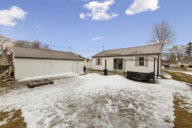 1709 25TH AVENUE, Menominee, MI 49858