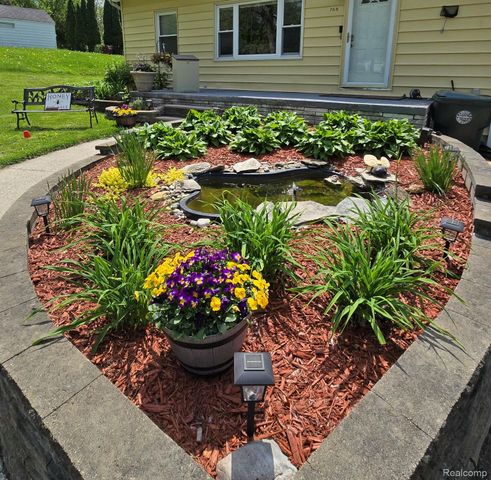 768 Pleasant Ridge, Orion Charter Township, MI 48362