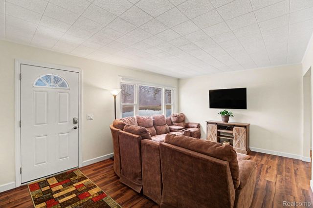 768 Pleasant Ridge, Orion Charter Township, MI 48362