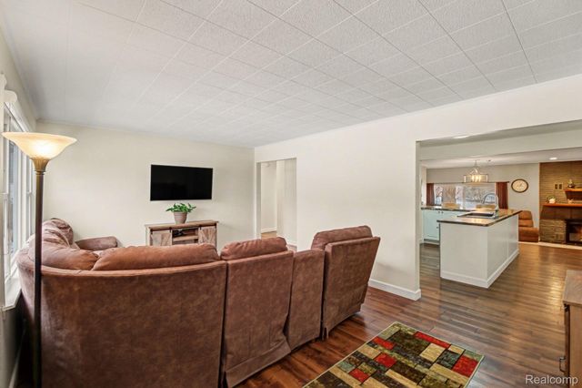 768 Pleasant Ridge, Orion Charter Township, MI 48362