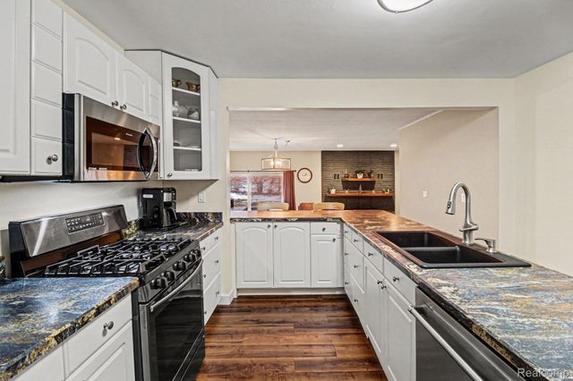 768 Pleasant Ridge, Orion Charter Township, MI 48362