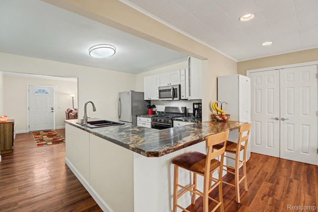 768 Pleasant Ridge, Orion Charter Township, MI 48362