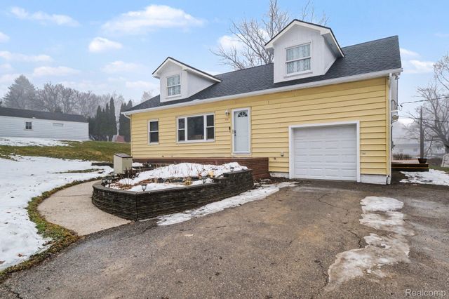 768 Pleasant Ridge, Orion Charter Township, MI 48362