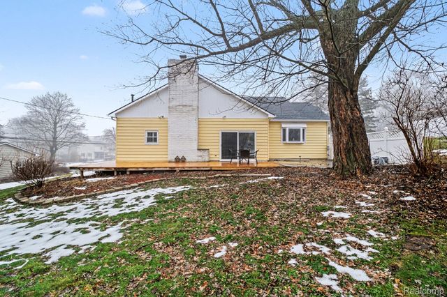 768 Pleasant Ridge, Orion Charter Township, MI 48362